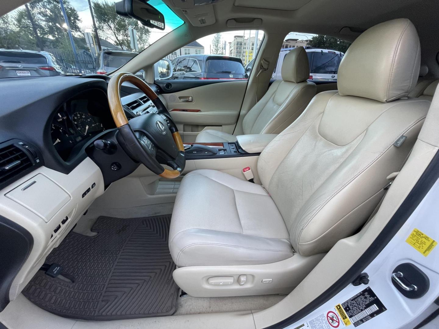 2010 /Tan/Leather Lexus RX 350 AWD (2T2BK1BA5AC) with an 3.5L V6 DOHC 24V engine, 5-Speed Automatic transmission, located at 1501 West 15th St., Houston, 77008, (713) 869-2925, 29.797941, -95.411789 - Photo#4