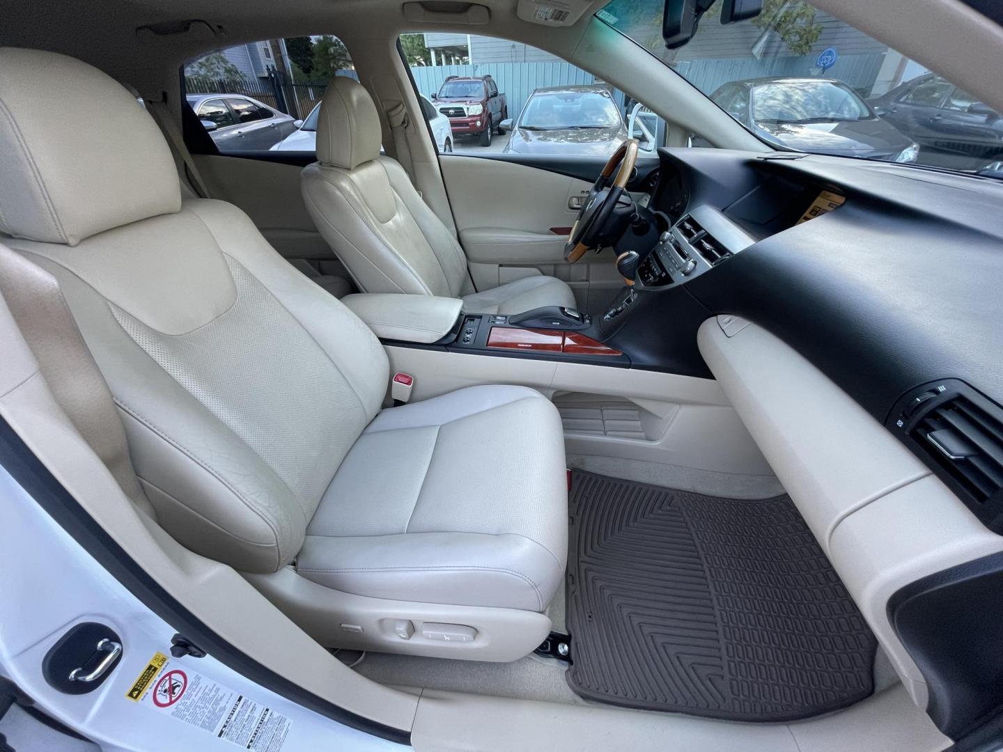 2010 /Tan/Leather Lexus RX 350 AWD (2T2BK1BA5AC) with an 3.5L V6 DOHC 24V engine, 5-Speed Automatic transmission, located at 1501 West 15th St., Houston, 77008, (713) 869-2925, 29.797941, -95.411789 - Photo#7