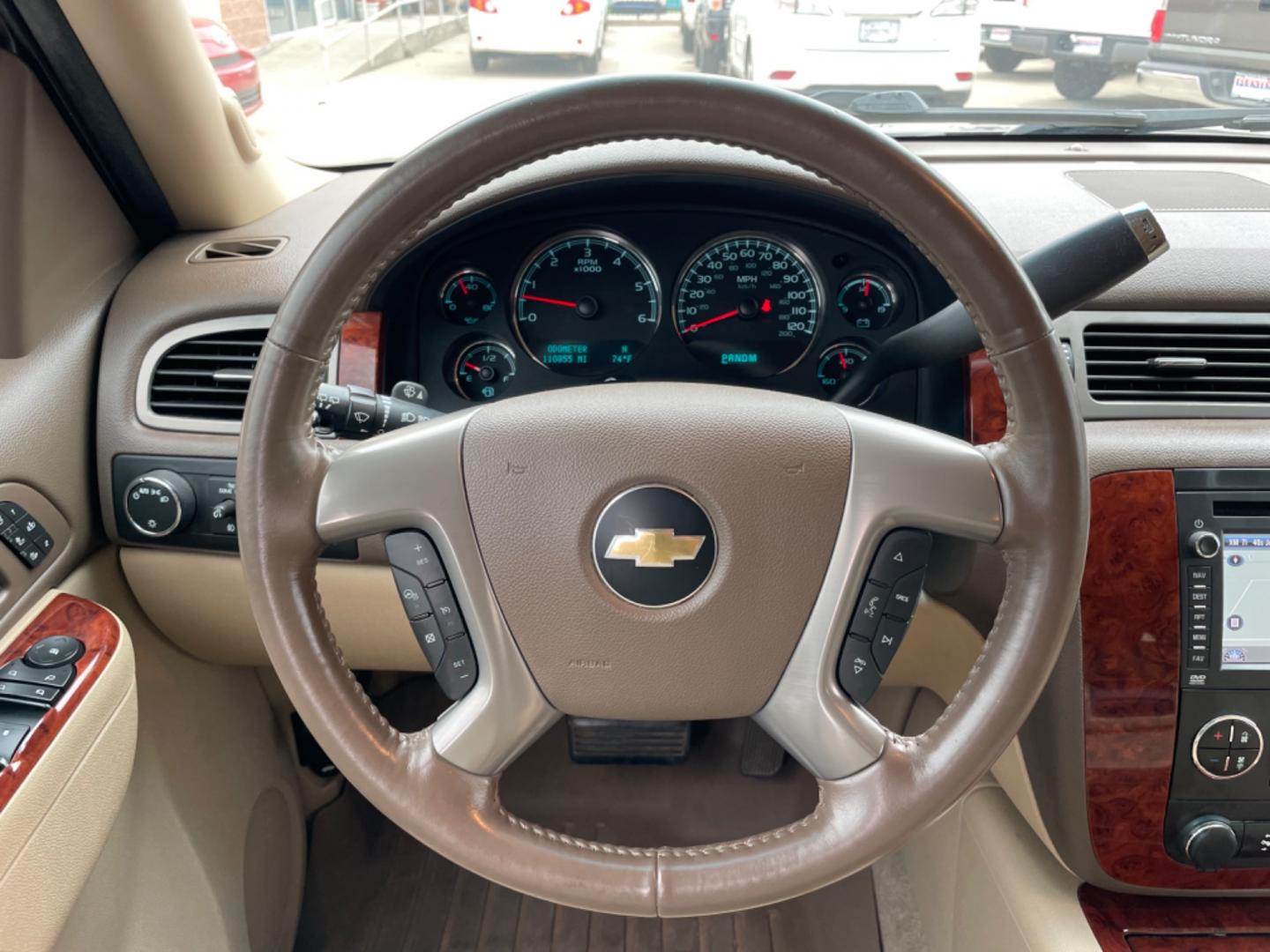 2014 Brown /Beige Chevrolet Suburban LTZ (1GNSCKE04ER) with an 5.3L V8 OHV 16V FFV engine, 6-Speed Automatic transmission, located at 1501 West 15th St., Houston, 77008, (713) 869-2925, 29.797941, -95.411789 - Photo#16