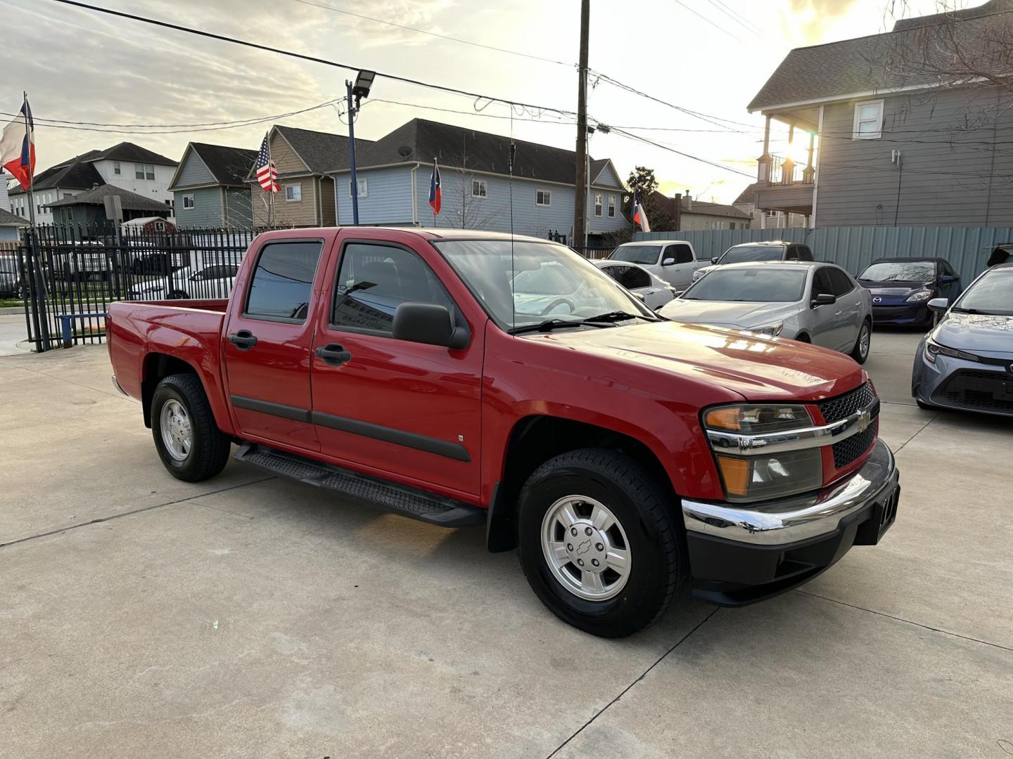 2007 Red /Black Chevrolet Colorado LT1 Crew Cab 2WD (1GCCS13E078) with an 3.7L L5 DOHC 20V engine, 4-Speed Automatic Overdrive transmission, located at 1501 West 15th St., Houston, 77008, (713) 869-2925, 29.797941, -95.411789 - Photo#1