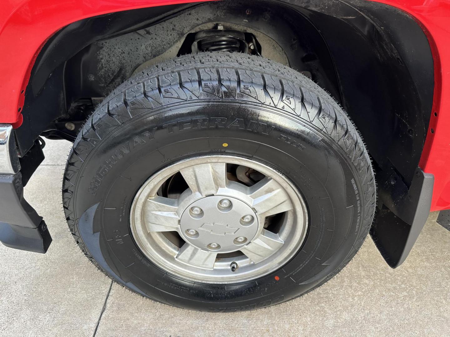 2007 Red /Black Chevrolet Colorado LT1 Crew Cab 2WD (1GCCS13E078) with an 3.7L L5 DOHC 20V engine, 4-Speed Automatic Overdrive transmission, located at 1501 West 15th St., Houston, 77008, (713) 869-2925, 29.797941, -95.411789 - Photo#10