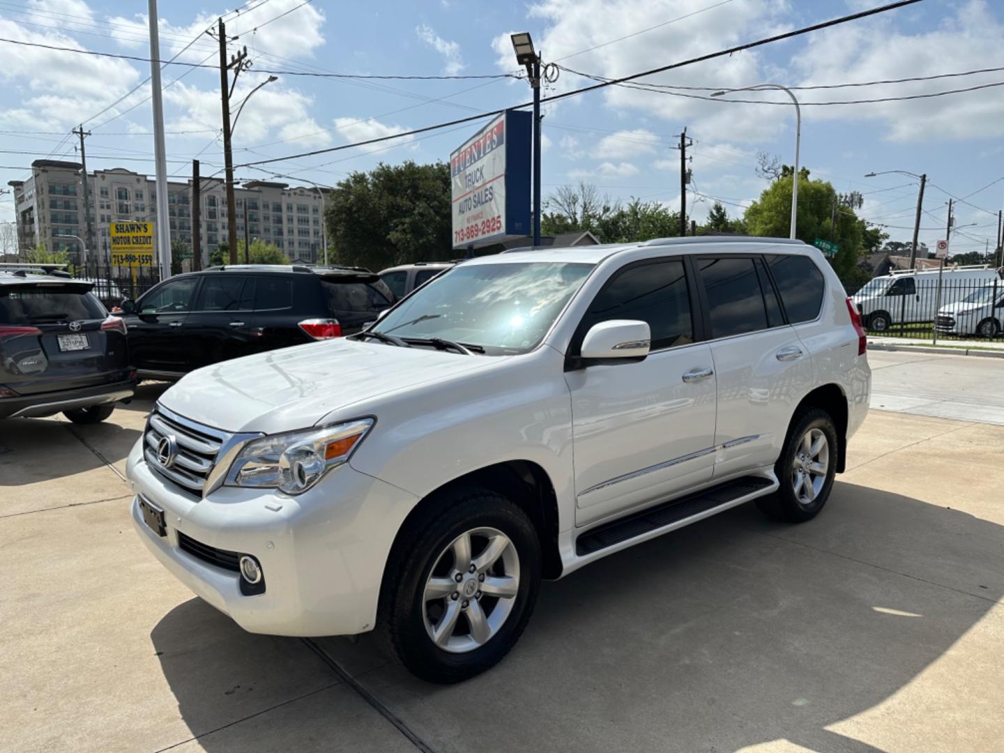 2011 White /Brown Lexus GX 460 Premium (JTJJM7FX3B5) with an 4.6L V8 DOHC 32V engine, 6-Speed Automatic transmission, located at 1501 West 15th St., Houston, 77008, (713) 869-2925, 29.797941, -95.411789 - Photo#0