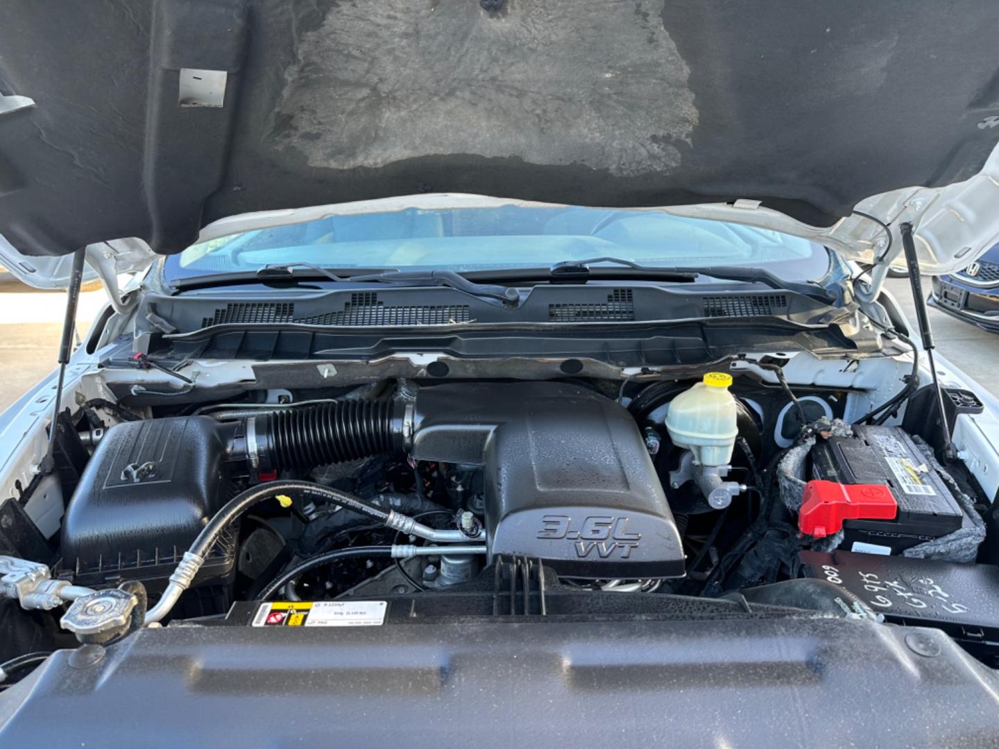 2014 White /Silver RAM 1500 Tradesman Crew Cab SWB 4WD (1C6RR7KG8ES) with an 3.6L V6 DOHC 24V FFV engine, 6-Speed Automatic transmission, located at 1501 West 15th St., Houston, 77008, (713) 869-2925, 29.797941, -95.411789 - Photo#11