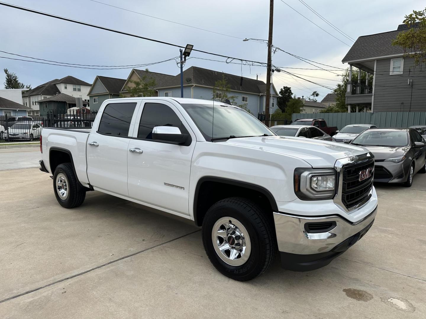 2016 White /Silver GMC Sierra 1500 Base Crew Cab Long Box 2WD (3GTP1LEC3GG) with an 5.3L V8 OHV 16V engine, 6A transmission, located at 1501 West 15th St., Houston, 77008, (713) 869-2925, 29.797941, -95.411789 - Photo#1