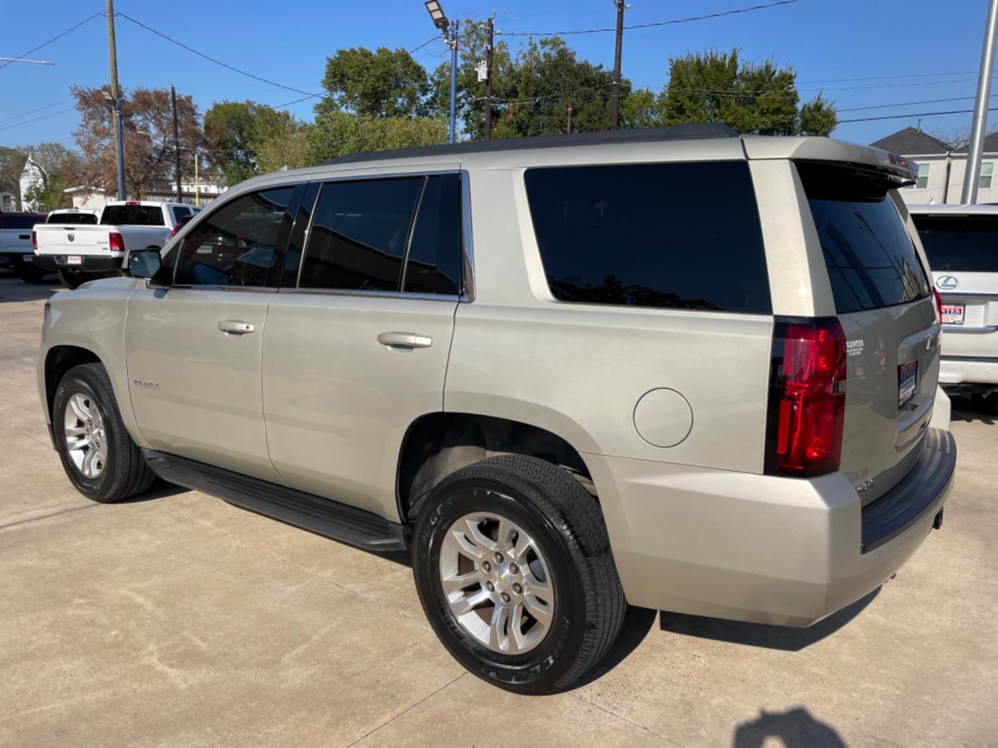 2016 Beige /Beige Chevrolet Tahoe LS 2WD (1GNSCAKCXGR) with an 5.3L V8 OHV 16V engine, 6A transmission, located at 1501 West 15th St., Houston, 77008, (713) 869-2925, 29.797941, -95.411789 - Photo#3