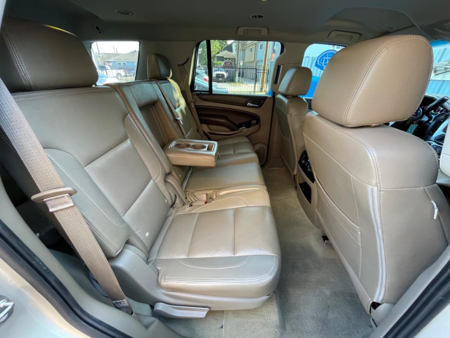 2016 Beige /Beige Chevrolet Tahoe LS 2WD (1GNSCAKCXGR) with an 5.3L V8 OHV 16V engine, 6A transmission, located at 1501 West 15th St., Houston, 77008, (713) 869-2925, 29.797941, -95.411789 - Photo#7