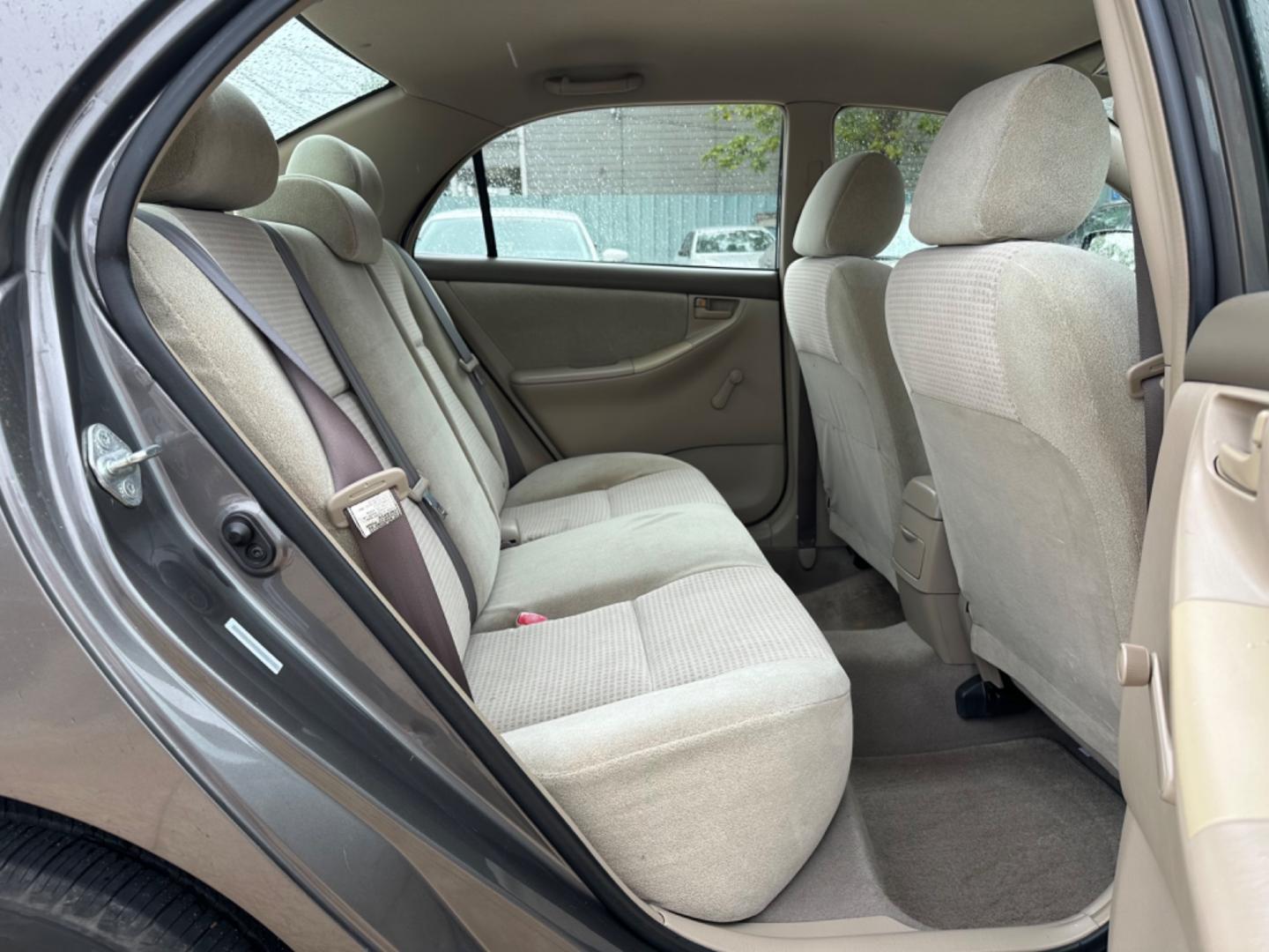 2008 Gray /Silver Toyota Corolla CE (1NXBR32E58Z) with an 1.8L L4 DOHC 16V engine, Automatic transmission, located at 1501 West 15th St., Houston, 77008, (713) 869-2925, 29.797941, -95.411789 - Photo#5