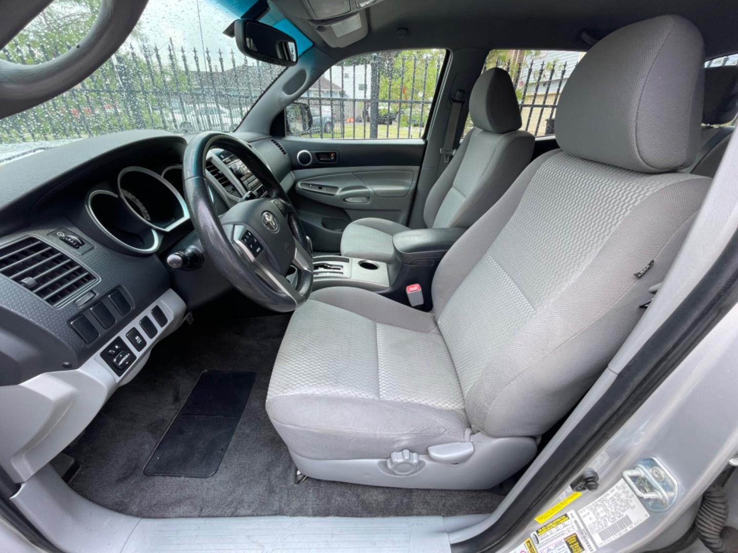 2012 Silver /Silver Toyota Tacoma Sr5 (5TFJX4GN3CX) with an 2.7L engine, Automatic transmission, located at 1501 West 15th St., Houston, 77008, (713) 869-2925, 29.797941, -95.411789 - Photo#5