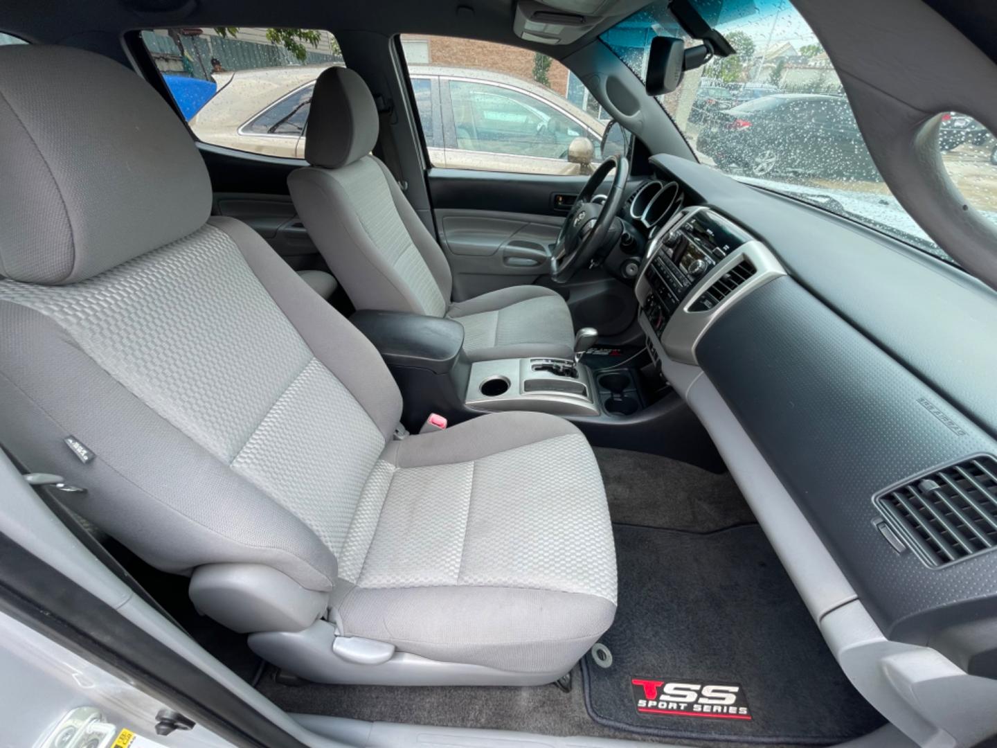 2012 Silver /Silver Toyota Tacoma Sr5 (5TFJX4GN3CX) with an 2.7L engine, Automatic transmission, located at 1501 West 15th St., Houston, 77008, (713) 869-2925, 29.797941, -95.411789 - Photo#8