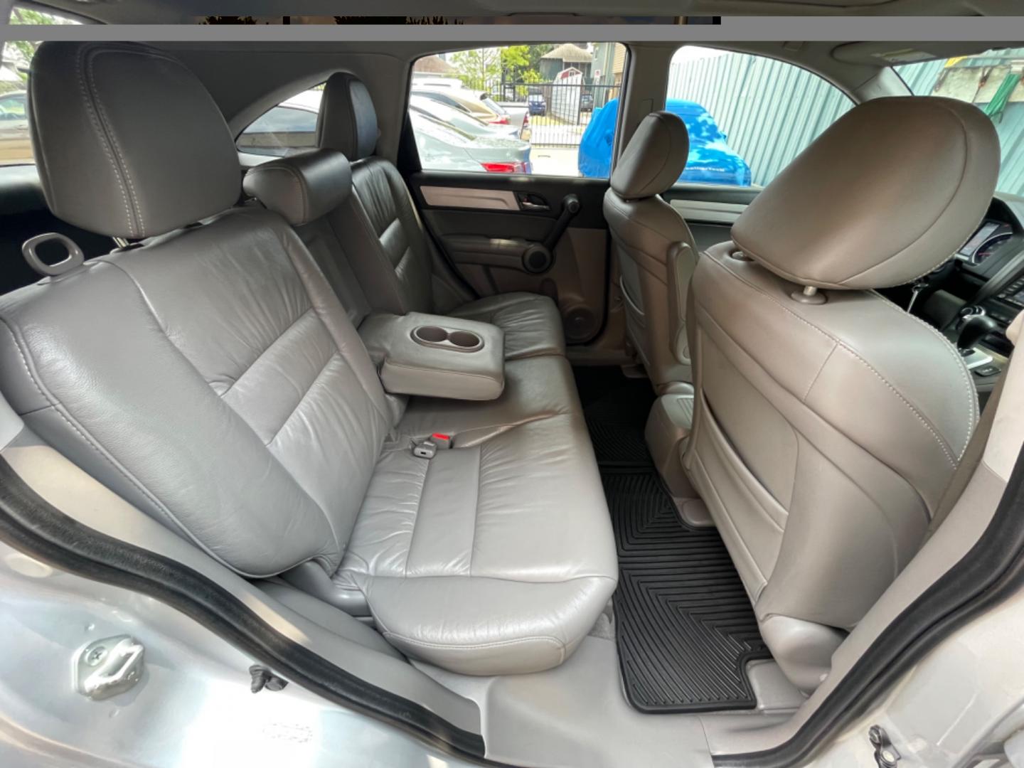 2010 Silver /Silver Honda CR-V EX-L 2WD 5-Speed AT (5J6RE3H7XAL) with an 2.4L L4 DOHC 16V engine, 5-Speed Automatic transmission, located at 1501 West 15th St., Houston, 77008, (713) 869-2925, 29.797941, -95.411789 - Photo#3