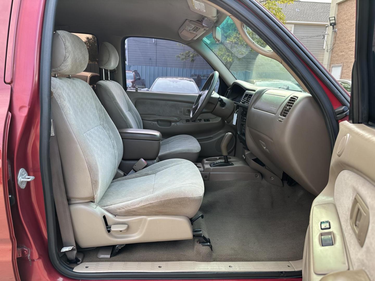 2001 Toyota Tacoma PreRunner Double Cab V6 2WD (5TEGN92N41Z) with an 3.4L V6 DOHC 24V engine, 4-Speed Automatic Overdrive transmission, located at 1501 West 15th St., Houston, 77008, (713) 869-2925, 29.797941, -95.411789 - Photo#5