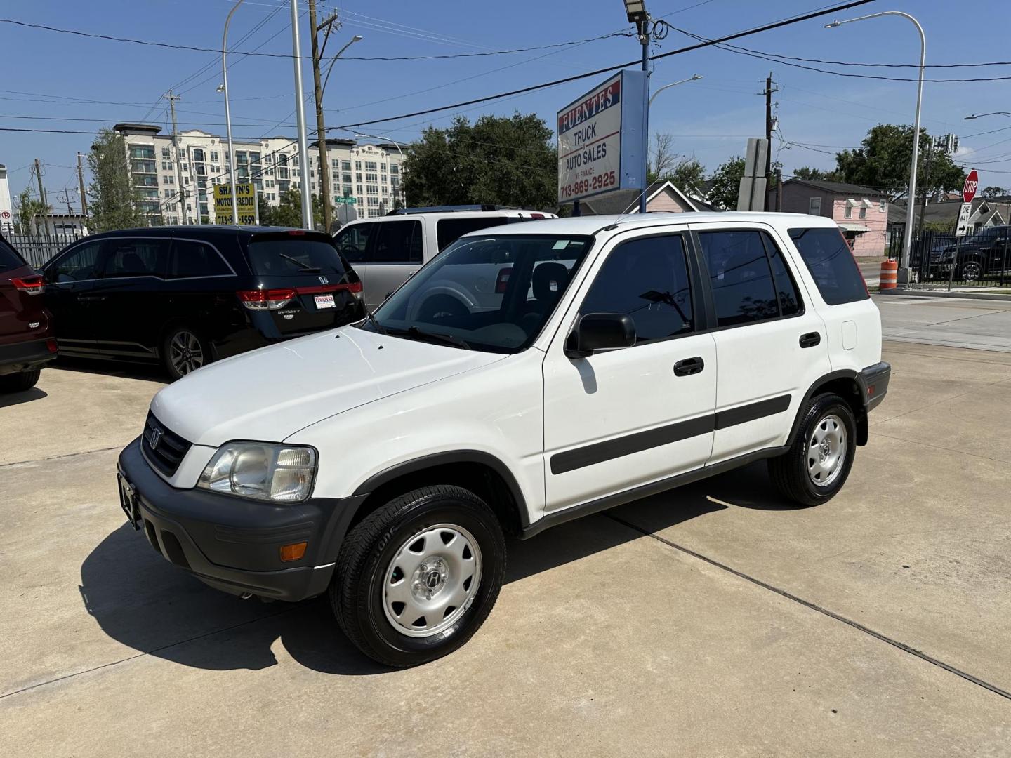 2001 /Black Honda CR-V LX 2WD (JHLRD28401S) with an 2.0L L4 DOHC 16V engine, 4-Speed Automatic Overdrive transmission, located at 1501 West 15th St., Houston, 77008, (713) 869-2925, 29.797941, -95.411789 - Photo#0