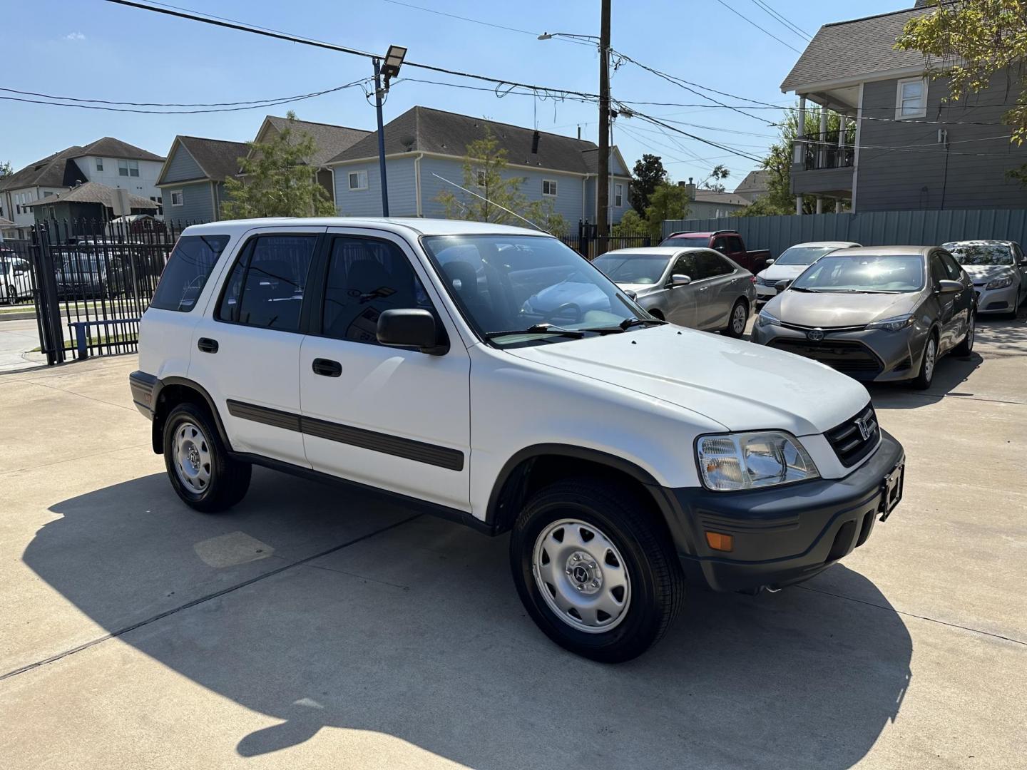 2001 /Black Honda CR-V LX 2WD (JHLRD28401S) with an 2.0L L4 DOHC 16V engine, 4-Speed Automatic Overdrive transmission, located at 1501 West 15th St., Houston, 77008, (713) 869-2925, 29.797941, -95.411789 - Photo#1