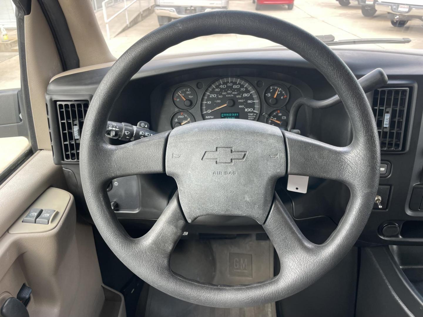 2007 White /Beige Chevrolet Express LS 3500 Extended (1GAHG39U271) with an 6.0L V8 OHV 16V engine, 4-Speed Automatic Overdrive transmission, located at 1501 West 15th St., Houston, 77008, (713) 869-2925, 29.797941, -95.411789 - Photo#15