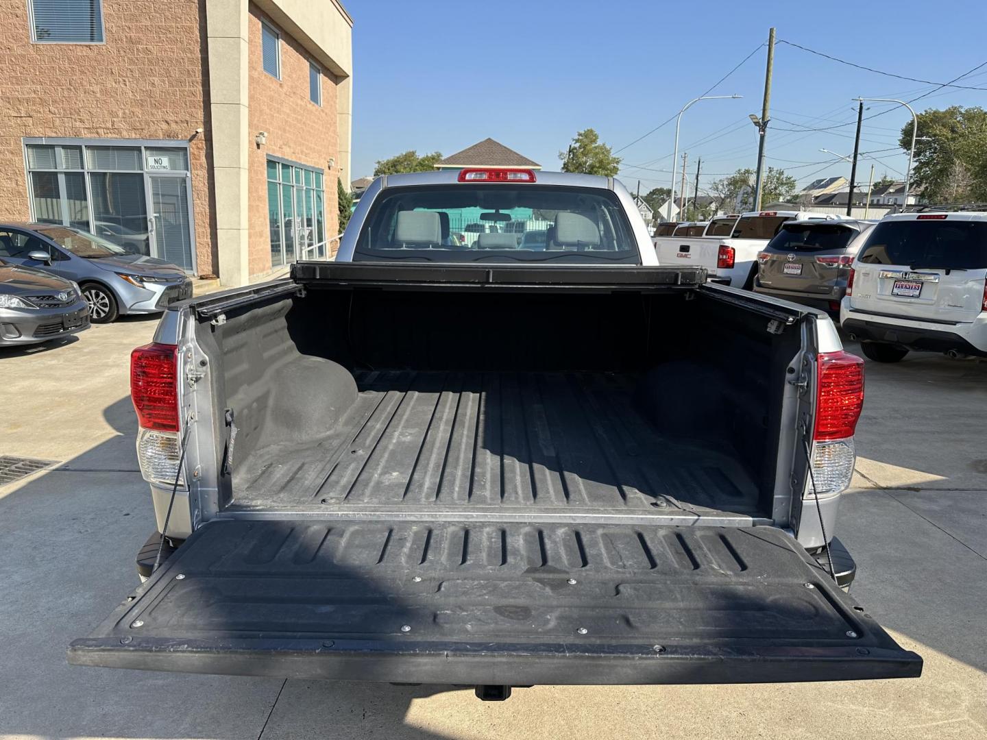 2010 Silver /Silver Toyota Tundra SR5 5.7L FFV Double Cab 4WD (5TFUW5F14AX) with an 5.7L V8 DOHC 32V FFV engine, 6-Speed Automatic Overdrive transmission, located at 1501 West 15th St., Houston, 77008, (713) 869-2925, 29.797941, -95.411789 - Photo#4