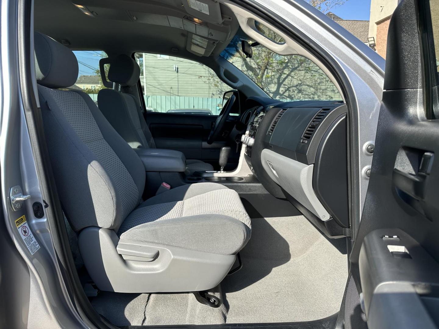 2010 Silver /Silver Toyota Tundra SR5 5.7L FFV Double Cab 4WD (5TFUW5F14AX) with an 5.7L V8 DOHC 32V FFV engine, 6-Speed Automatic Overdrive transmission, located at 1501 West 15th St., Houston, 77008, (713) 869-2925, 29.797941, -95.411789 - Photo#5