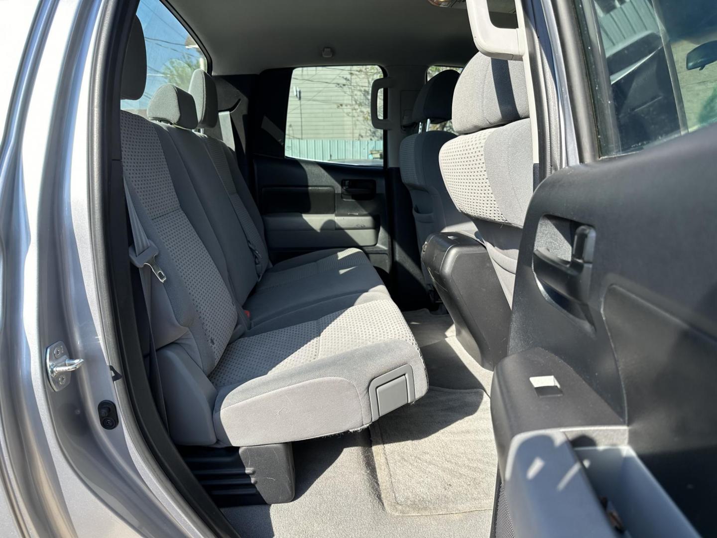 2010 Silver /Silver Toyota Tundra SR5 5.7L FFV Double Cab 4WD (5TFUW5F14AX) with an 5.7L V8 DOHC 32V FFV engine, 6-Speed Automatic Overdrive transmission, located at 1501 West 15th St., Houston, 77008, (713) 869-2925, 29.797941, -95.411789 - Photo#6