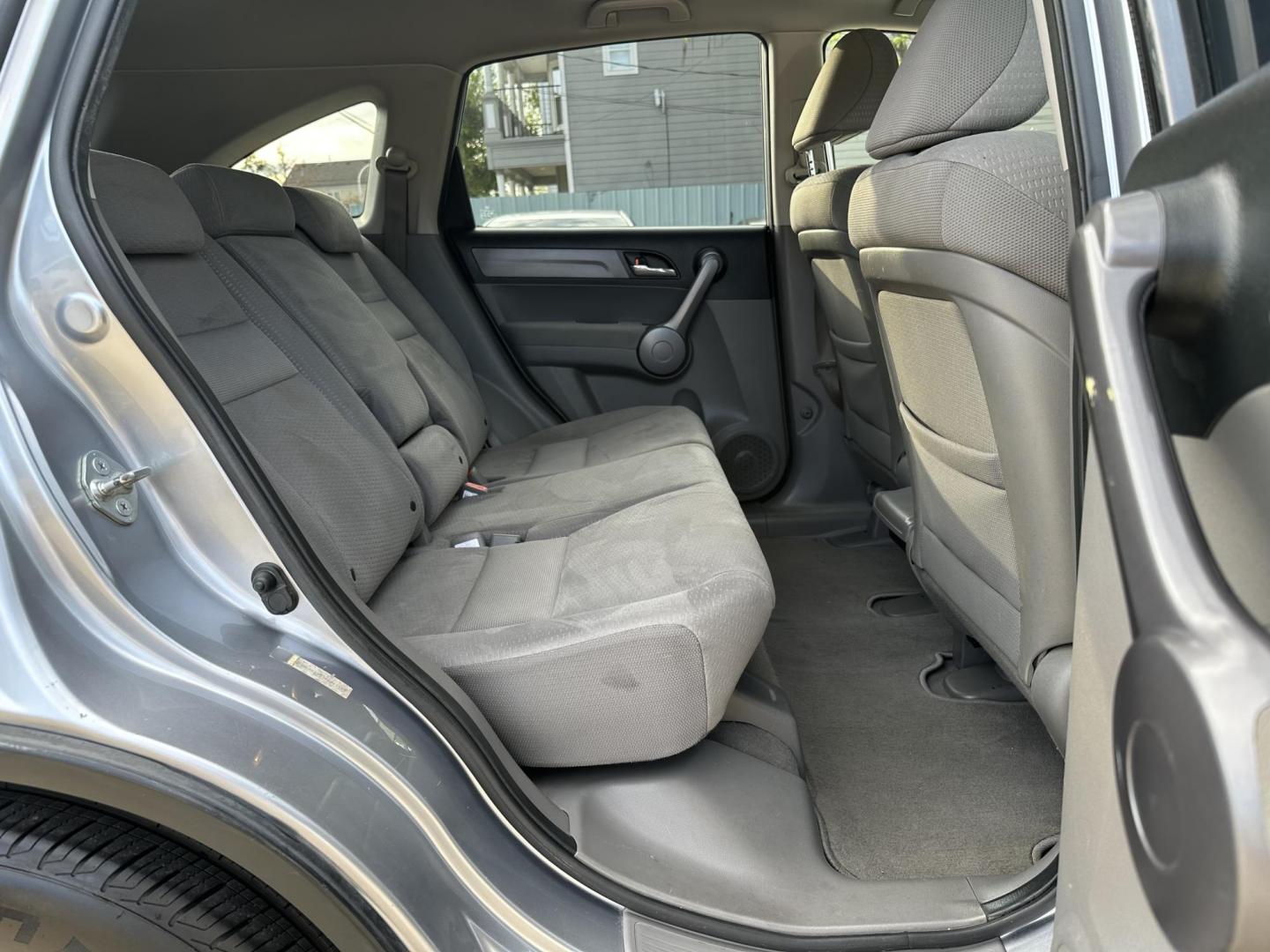 2008 Silver /Silver Honda CR-V EX 4WD AT (JHLRE48538C) with an 2.4L L4 DOHC 16V engine, 5-Speed Automatic Overdrive transmission, located at 1501 West 15th St., Houston, 77008, (713) 869-2925, 29.797941, -95.411789 - Photo#6