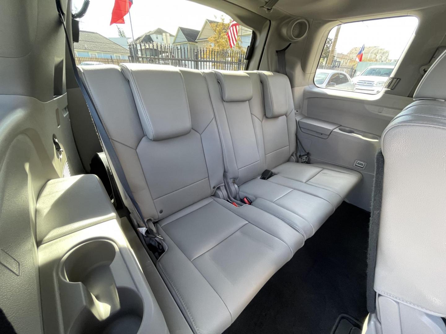 2014 White /Silver Honda Pilot Touring 2WD 5-Spd AT with DVD (5FNYF3H90EB) with an 3.5L V6 SOHC 24V engine, 5-Speed Automatic transmission, located at 1501 West 15th St., Houston, 77008, (713) 869-2925, 29.797941, -95.411789 - Photo#7