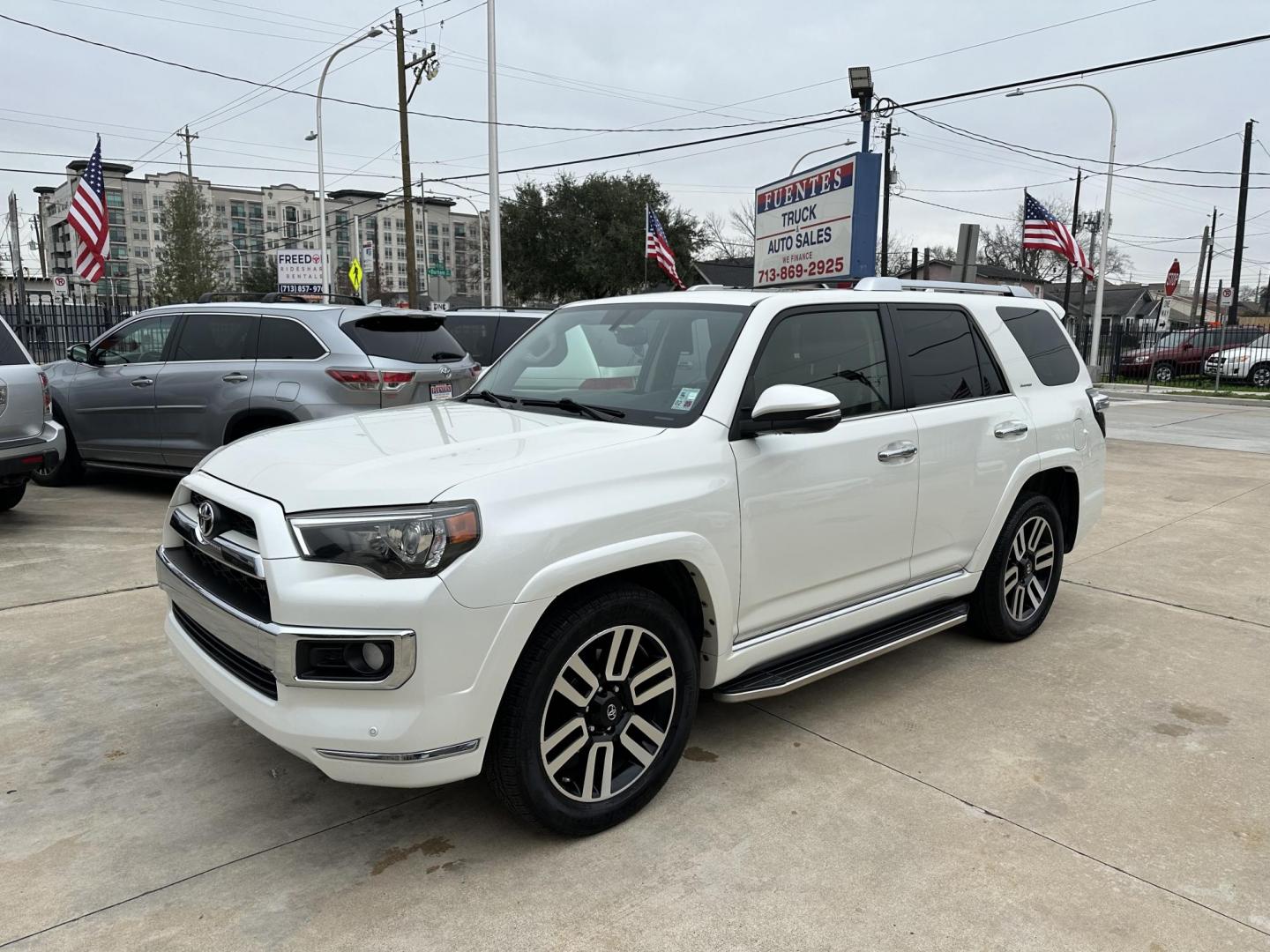 2015 White /Black Toyota 4Runner SR5 2WD (JTEZU5JR0F5) with an 4.0L V6 DOHC 24V engine, 5-Speed Automatic transmission, located at 1501 West 15th St., Houston, 77008, (713) 869-2925, 29.797941, -95.411789 - Photo#0