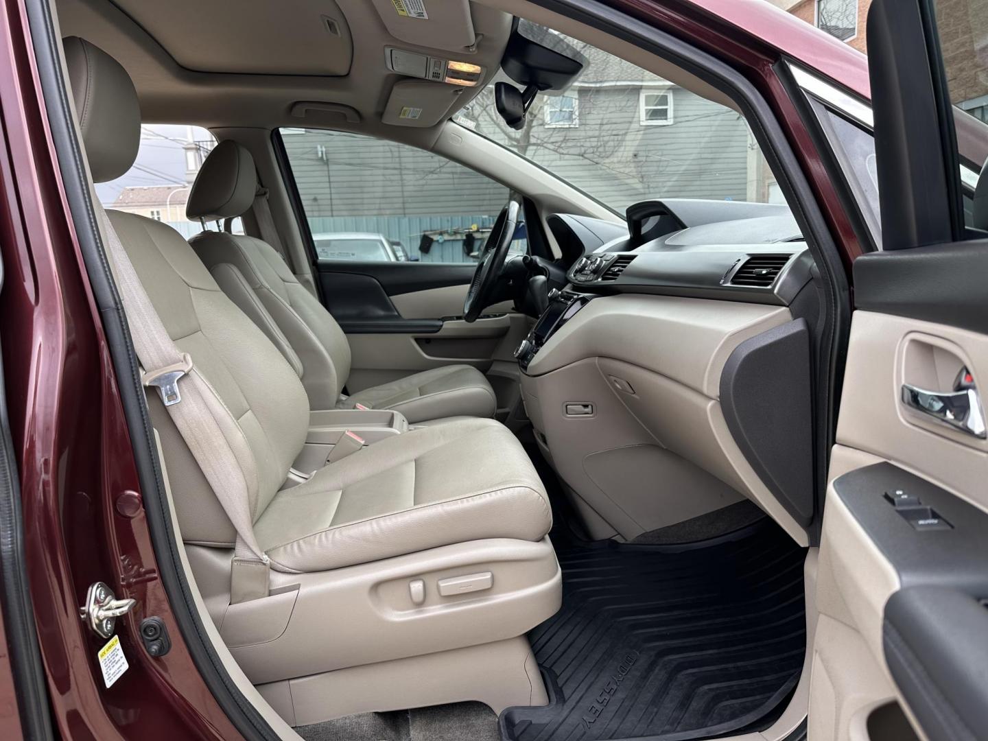 2017 Maroon /Silver Honda Odyssey EX-L w/Navigation (5FNRL5H68HB) with an 3.5L V6 SOHC 24V engine, 6A transmission, located at 1501 West 15th St., Houston, 77008, (713) 869-2925, 29.797941, -95.411789 - Photo#7